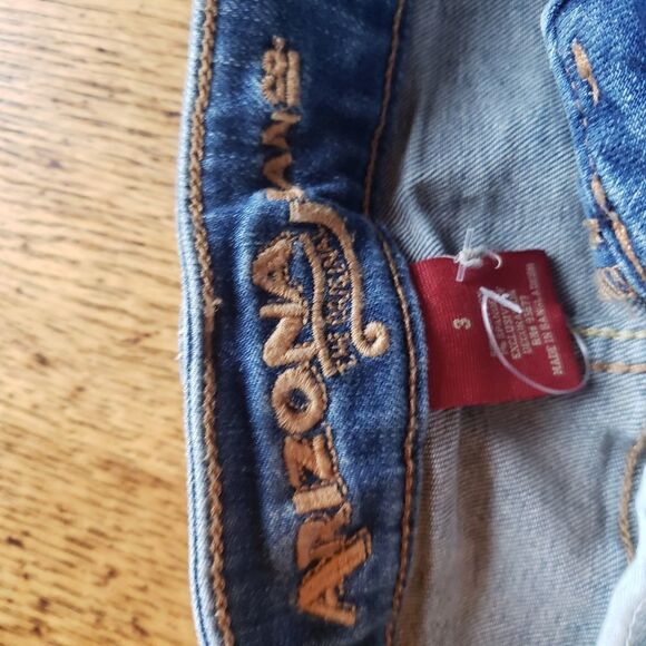 Arizona Jean Co. Distressed Fringe Hem Denim Shorts Juniors Size 3 - Picture 10 of 11